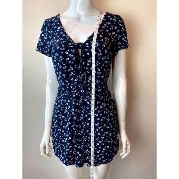 Hollister California Women Ditsy Print Romper Front Knot Back Keyhole Blue SZ S - Picture 6 of 11